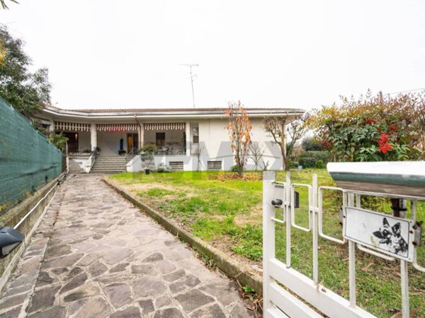 casa indipendente in vendita a Suzzara