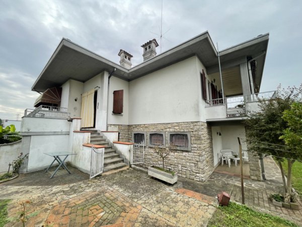 casa indipendente in vendita a Suzzara