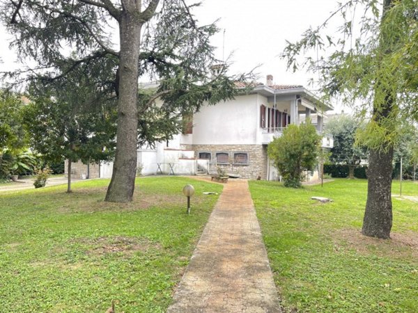 casa indipendente in vendita a Suzzara