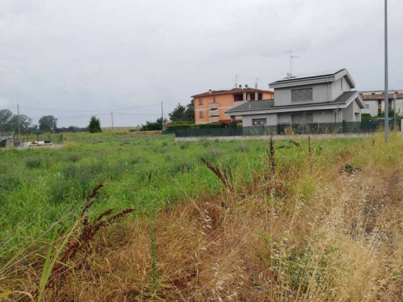terreno edificabile in vendita a Suzzara