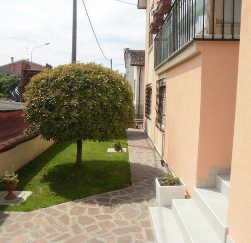 casa indipendente in vendita a Suzzara