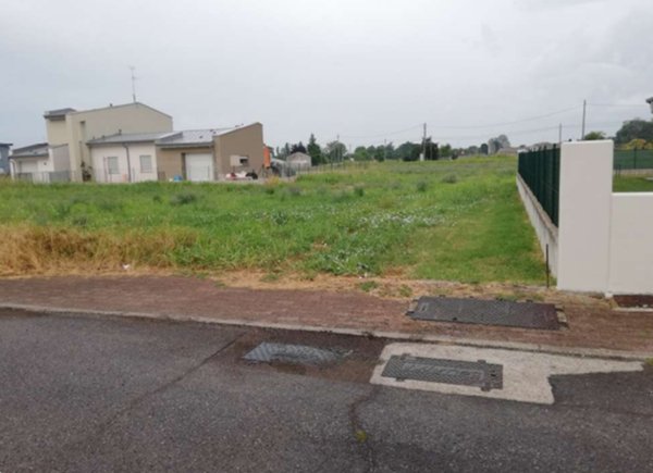 terreno edificabile in vendita a Suzzara