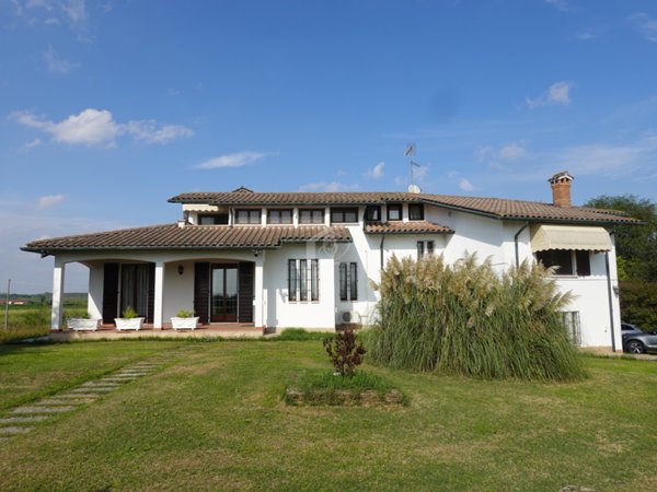 casa indipendente in vendita a Suzzara