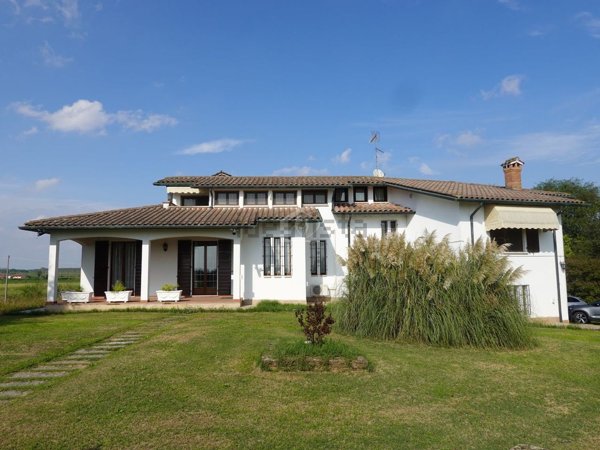 casa indipendente in vendita a Suzzara