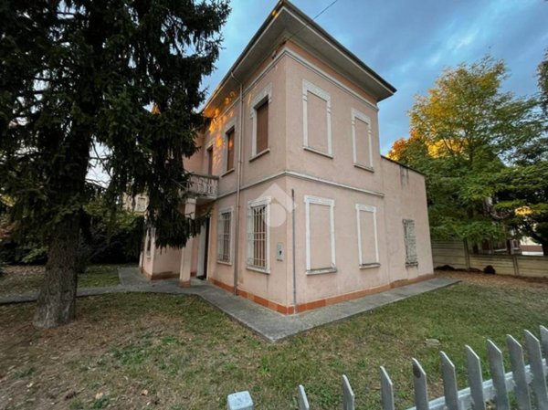 casa indipendente in vendita a Suzzara