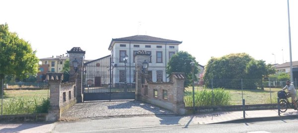 casa indipendente in vendita a Suzzara