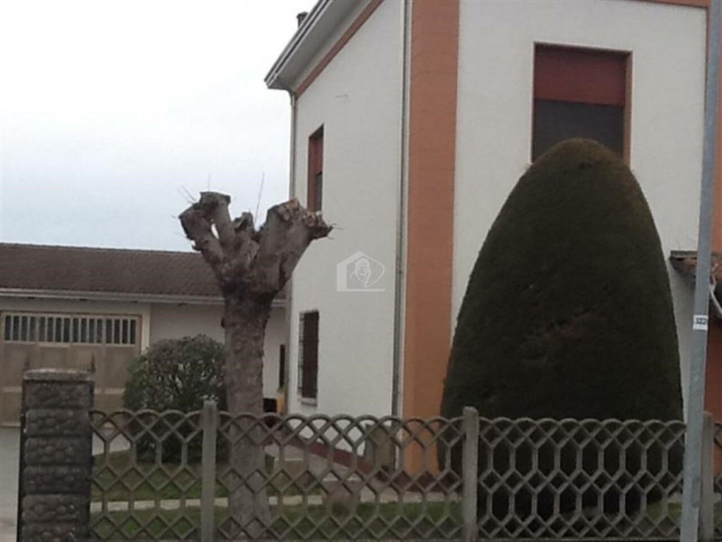 casa indipendente in vendita a Suzzara