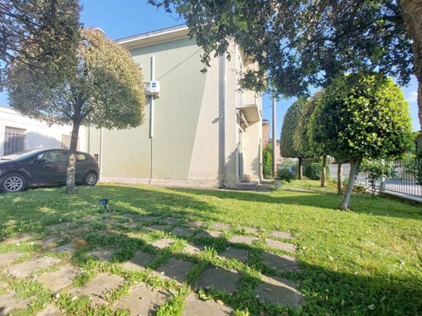 casa indipendente in vendita a Suzzara