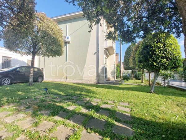 casa indipendente in vendita a Suzzara
