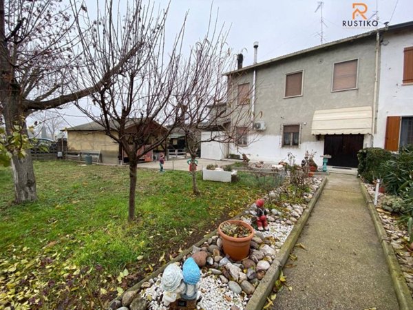 casa indipendente in vendita a Suzzara