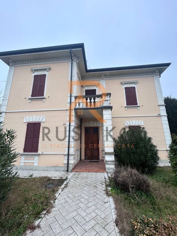 casa indipendente in vendita a Suzzara