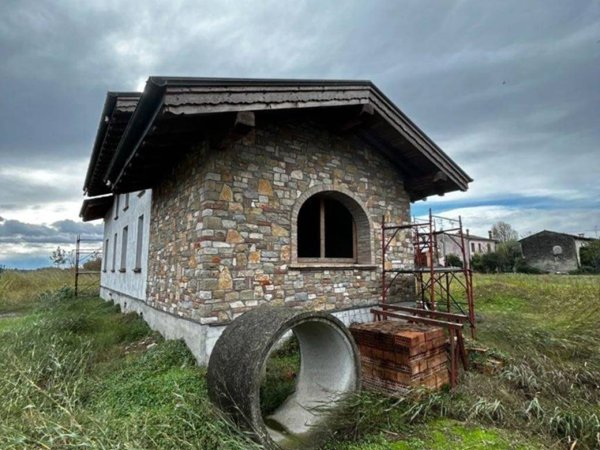 casa indipendente in vendita a Suzzara