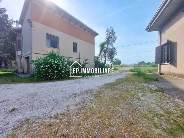 casa indipendente in vendita a Suzzara