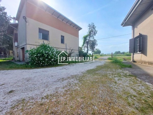 casa indipendente in vendita a Suzzara