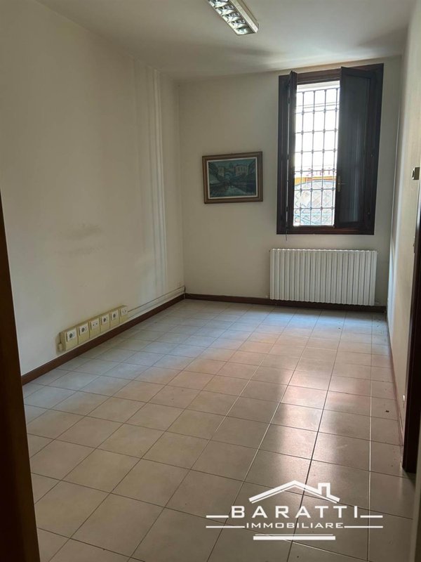 ufficio in vendita a Suzzara