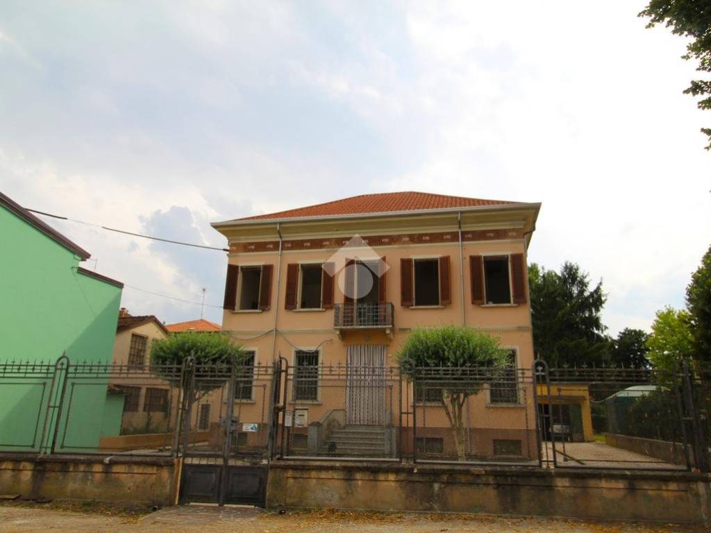 casa indipendente in vendita a Suzzara