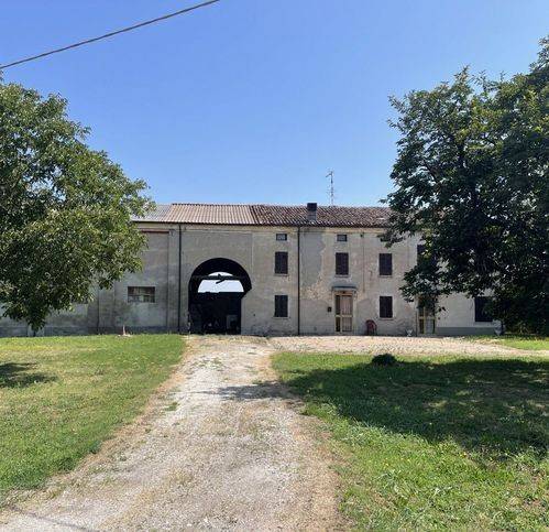 casa indipendente in vendita a Suzzara