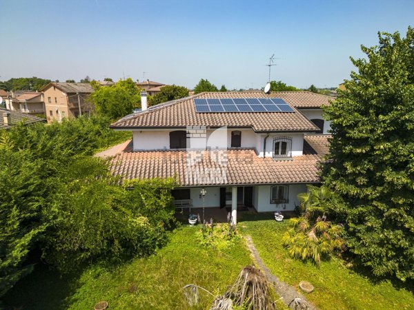 casa indipendente in vendita a Suzzara in zona Tabellano