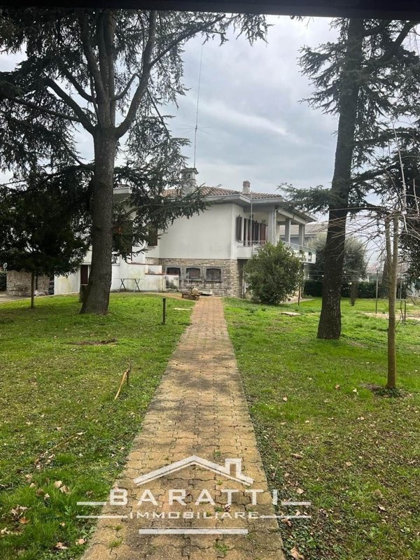 casa indipendente in vendita a Suzzara