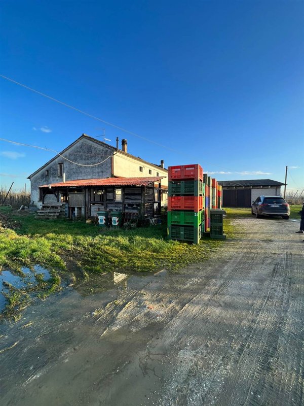 casa indipendente in vendita a Suzzara in zona Riva