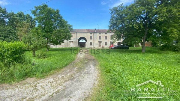 casa indipendente in vendita a Suzzara in zona Brusatasso