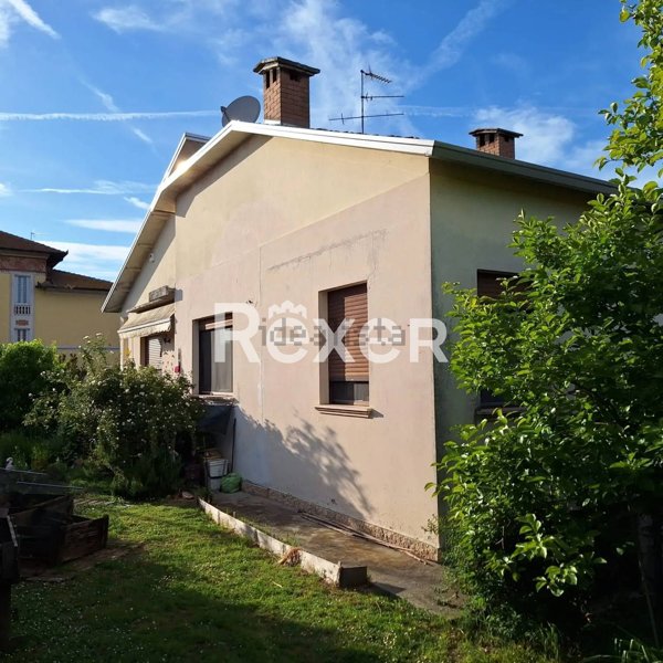 casa indipendente in vendita a Suzzara in zona Brusatasso