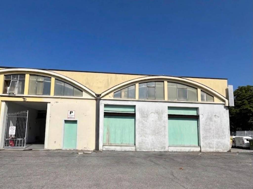 locale commerciale in vendita a Suzzara