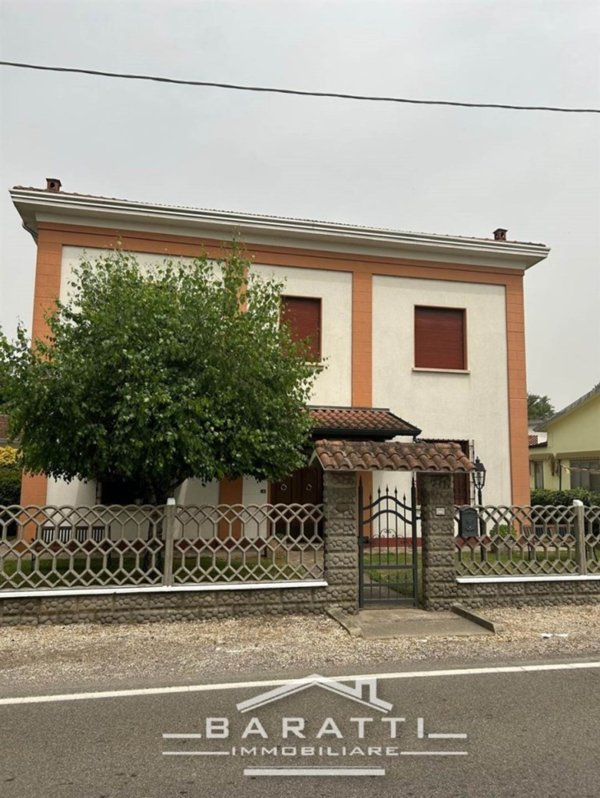 casa indipendente in vendita a Suzzara in zona Brusatasso