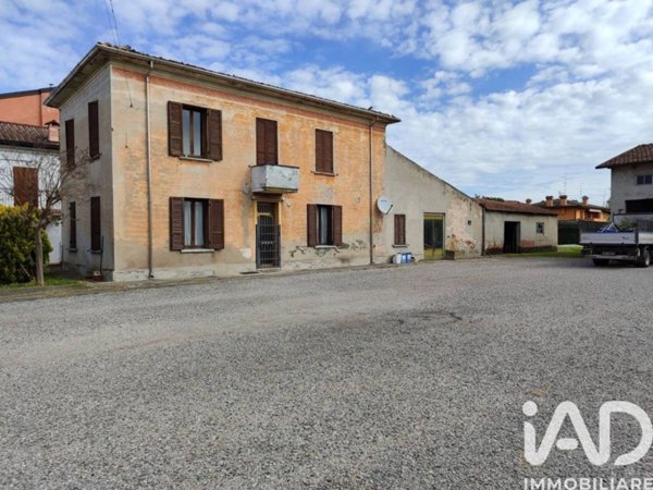 casa indipendente in vendita a Suzzara