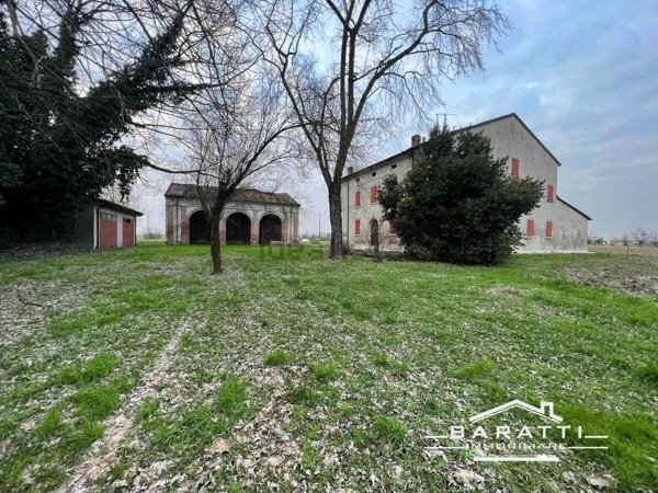 casa indipendente in vendita a Suzzara in zona Brusatasso