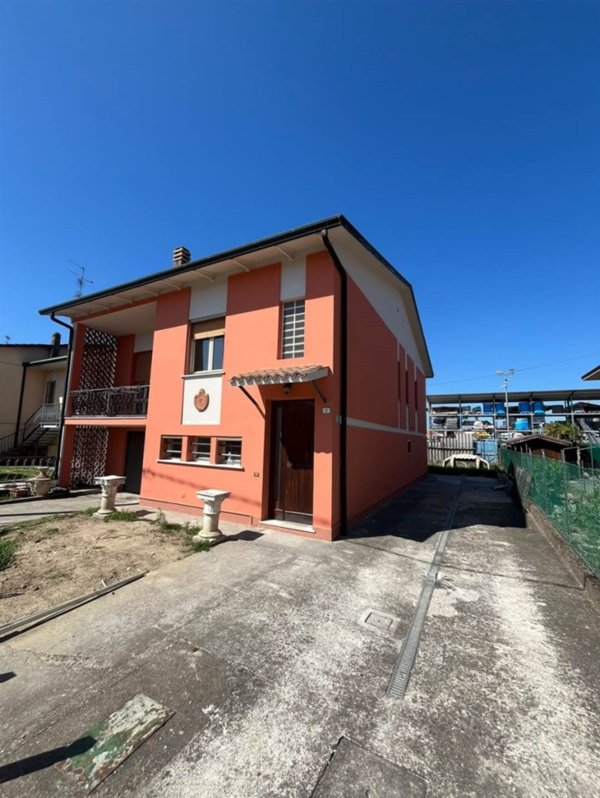 casa indipendente in vendita a Suzzara