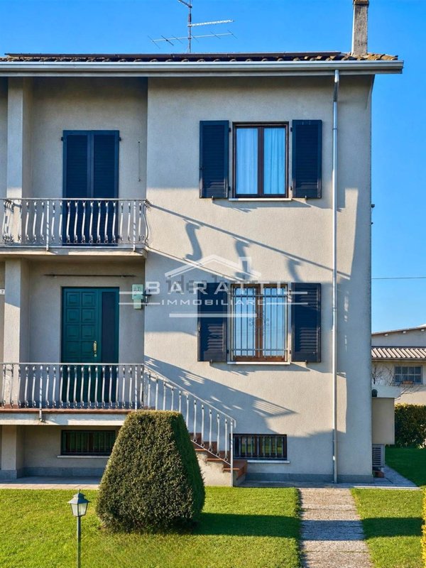 casa semindipendente in vendita a Suzzara in zona Brusatasso
