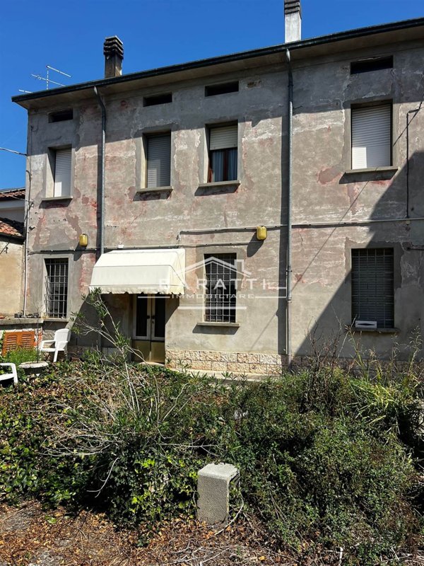 casa indipendente in vendita a Suzzara in zona Sailetto