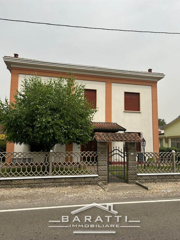 casa indipendente in vendita a Suzzara in zona Brusatasso
