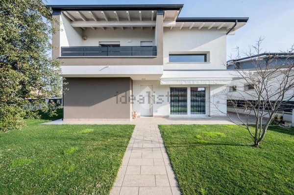 casa indipendente in vendita a Suzzara