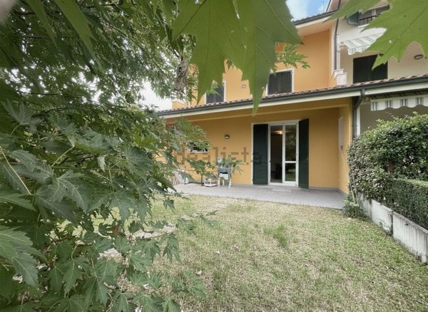 casa indipendente in vendita a Suzzara