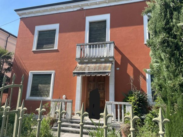 casa indipendente in vendita a Suzzara