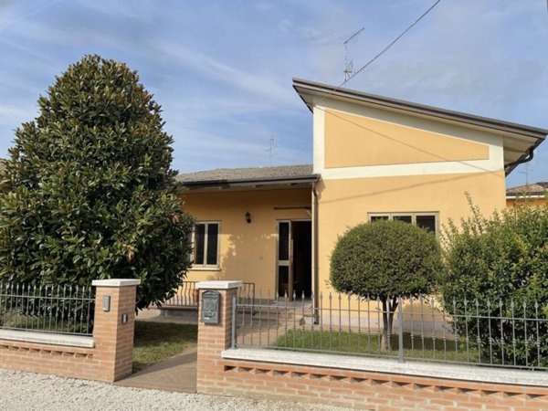 casa indipendente in vendita a Suzzara