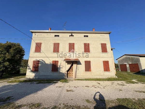 casa indipendente in vendita a Suzzara in zona Brusatasso