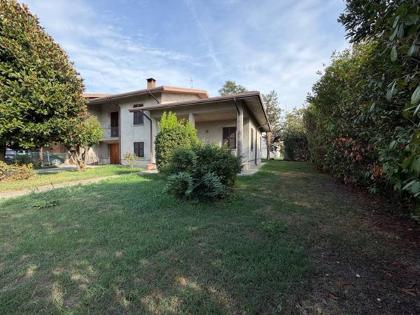 casa indipendente in vendita a Suzzara in zona Tabellano