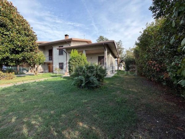 casa indipendente in vendita a Suzzara in zona Tabellano
