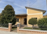 casa indipendente in vendita a Suzzara
