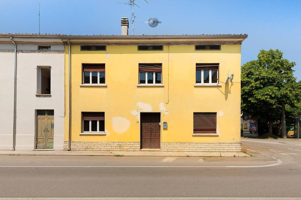 casa indipendente in vendita a Viadana in zona Casaletto