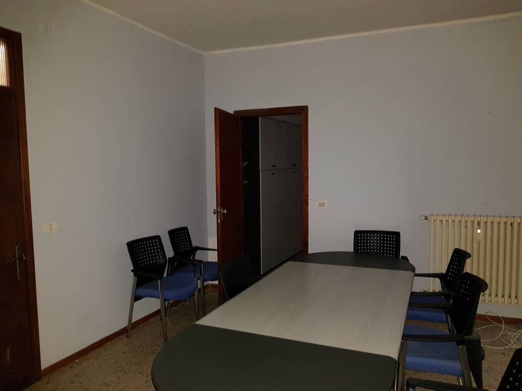 ufficio in vendita a Viadana