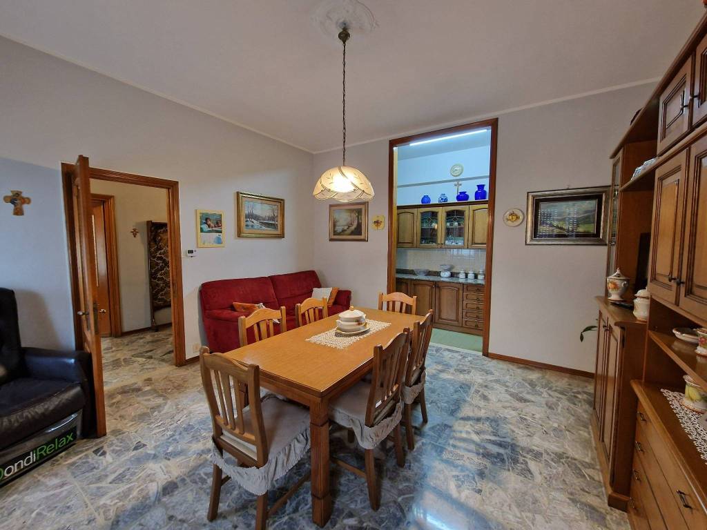 casa indipendente in vendita a Viadana in zona Cavallara