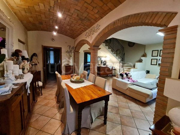 casa indipendente in vendita a Viadana in zona Cizzolo