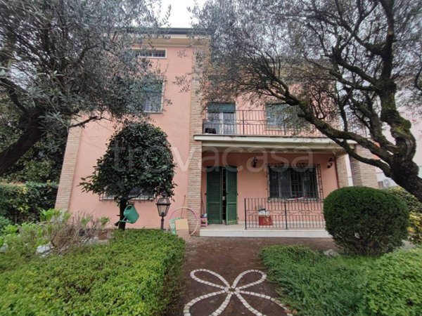 casa indipendente in vendita a Viadana in zona Cicognara
