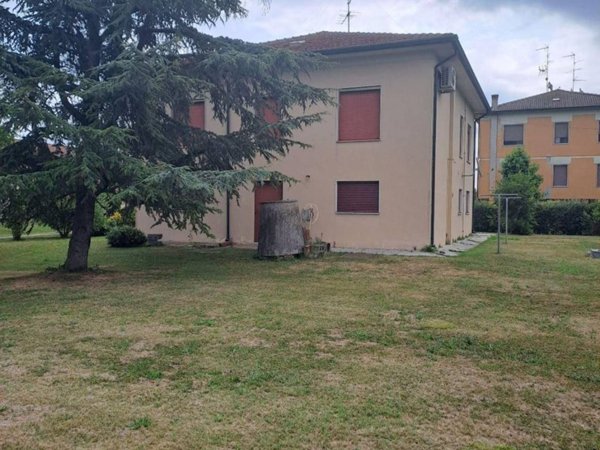 casa indipendente in vendita a Viadana in zona Cavallara