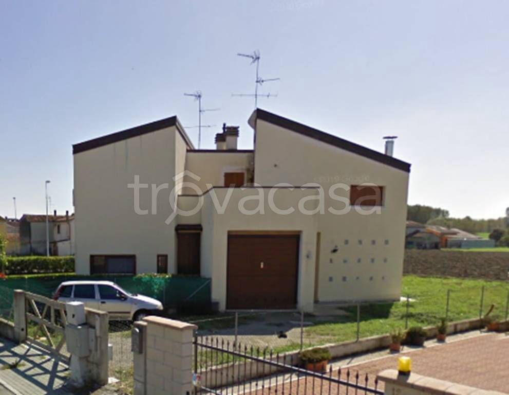 casa indipendente in vendita a Viadana