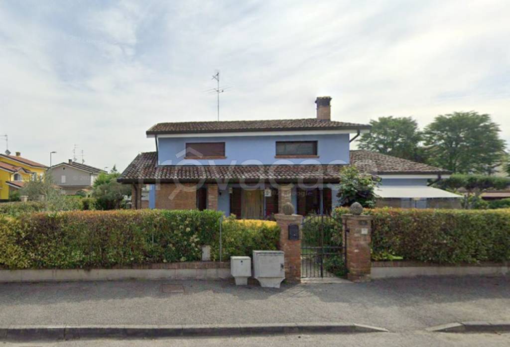 casa indipendente in vendita a Viadana